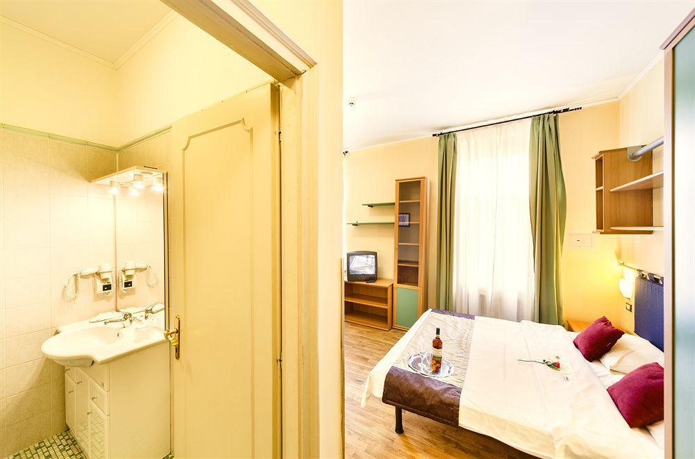 Central Hotel Tiepolo プラハ エクステリア 写真