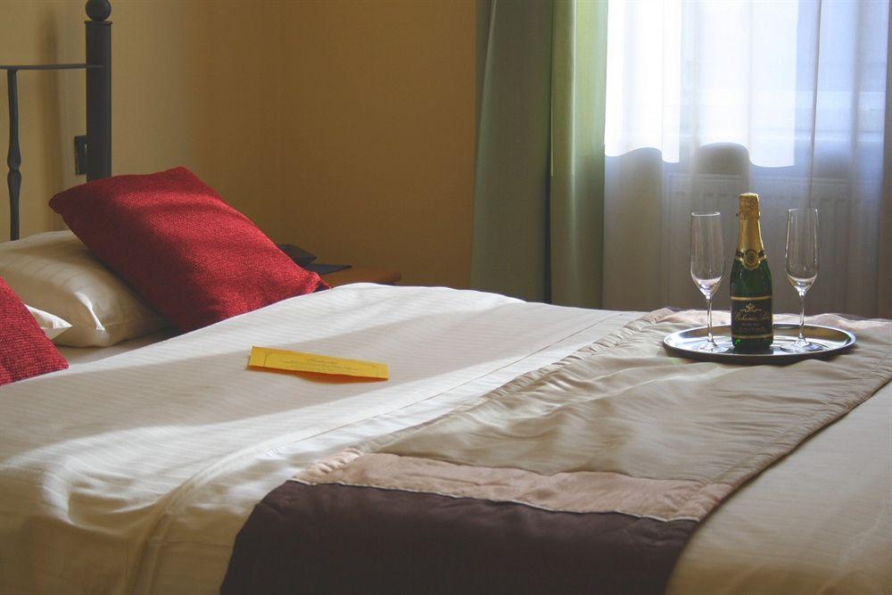 Central Hotel Tiepolo プラハ エクステリア 写真